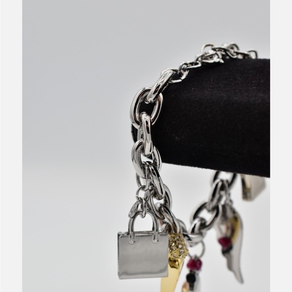 Victoria’s Secret super rare charm bracelet 💕 - Picture 8 of 11